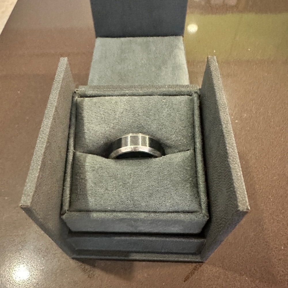 Size 9 Men’s David Yurman Titanium Ring